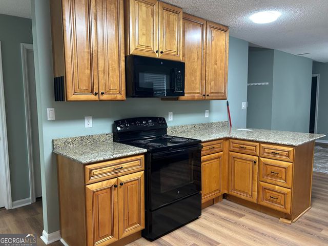 111 Mockingbird Drive, Dublin, GA 31021