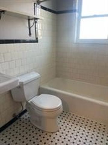 4011 Arsenal Pl, Lawrenceville, PA 15201