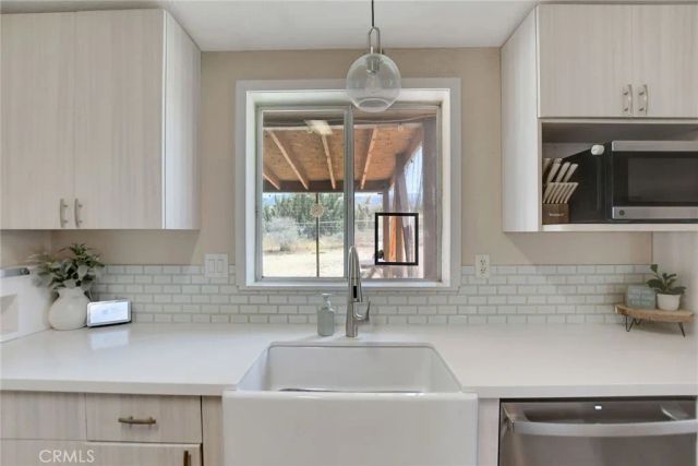 9180 Avalon, Phelan, CA 92371