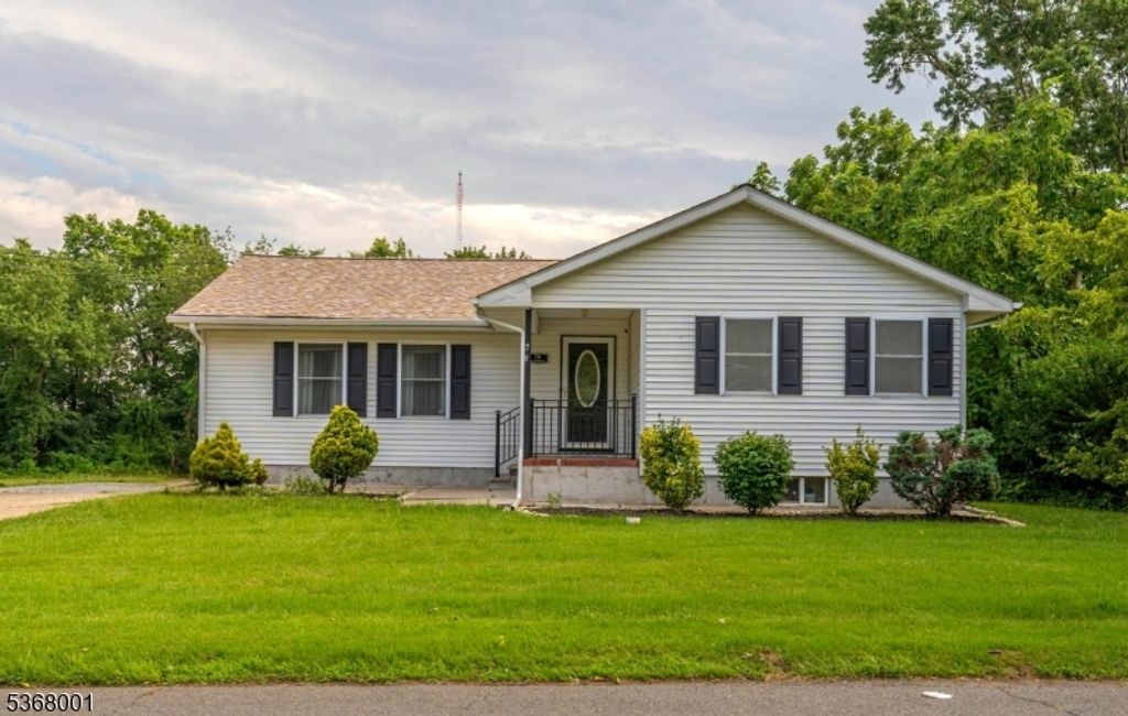 78 Churchill Ave, Franklin Twp., NJ 08873