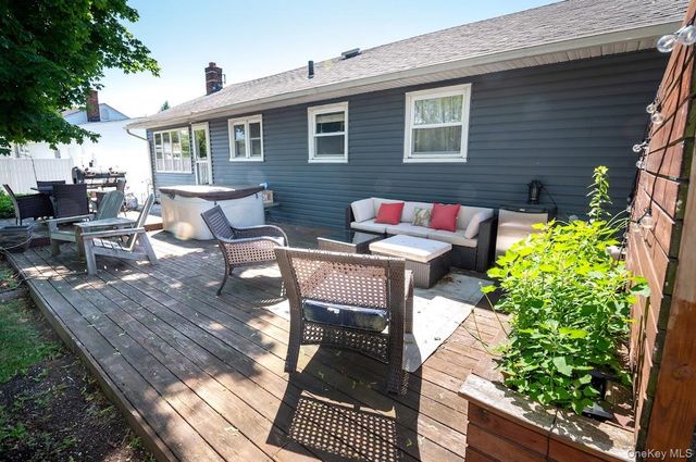 23 Martin Road S, Bethpage, NY 11714