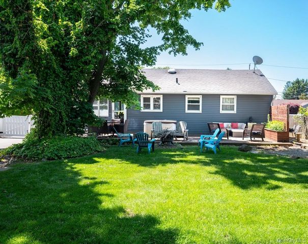 23 Martin Road S, Bethpage, NY 11714