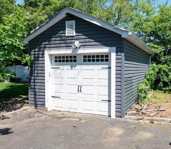 23 Martin Road S, Bethpage, NY 11714