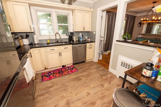 23 Martin Road S, Bethpage, NY 11714