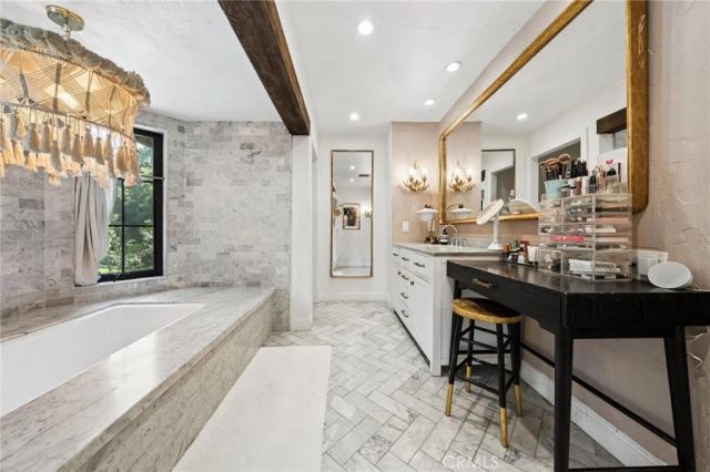 15656 Iron Canyon, Canyon Country, CA 91387