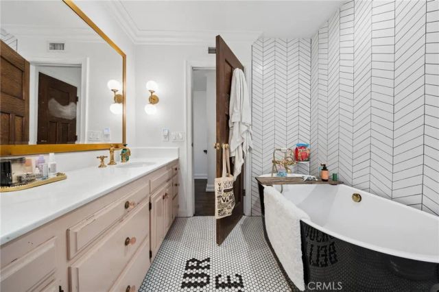 15656 Iron Canyon, Canyon Country, CA 91387