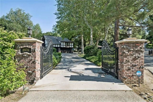 15656 Iron Canyon, Canyon Country, CA 91387