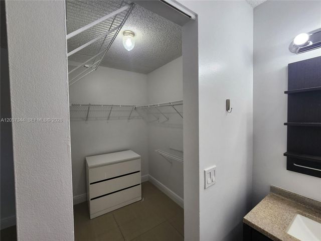 9491 S Palm Cir S 205, Pembroke Pines, FL 33025