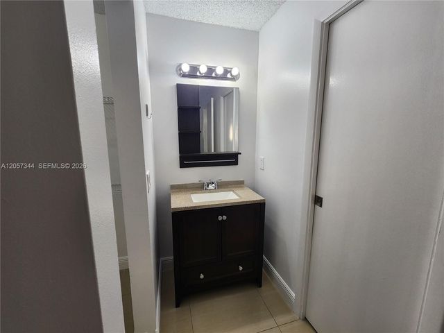 9491 S Palm Cir S 205, Pembroke Pines, FL 33025