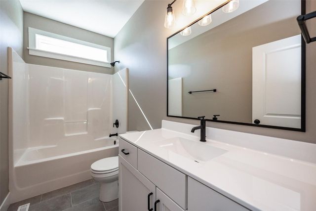 1074 Archer Drive, Marion, IA 52302