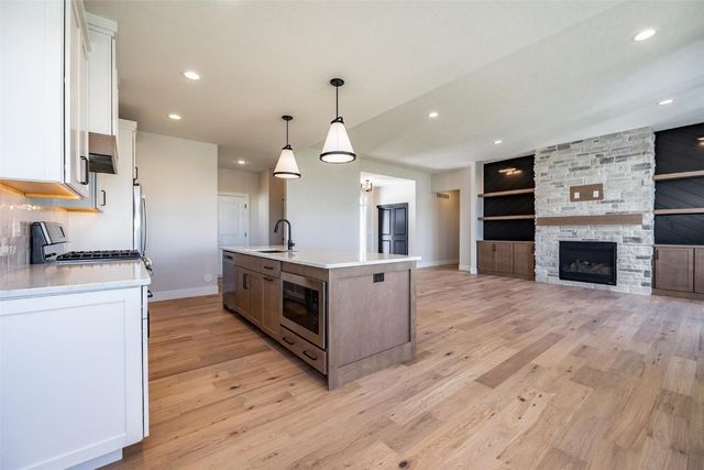 1074 Archer Drive, Marion, IA 52302