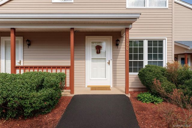 1306 Rosewood Court, Highland Mills, NY 10930