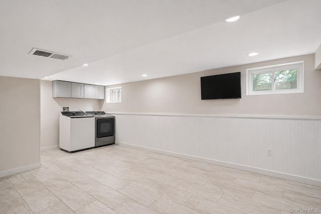 2 Meadow Lane, New Rochelle, NY 10805
