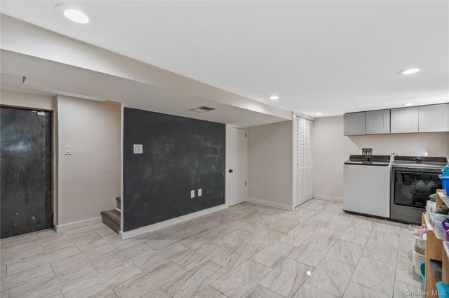 2 Meadow Lane, New Rochelle, NY 10805