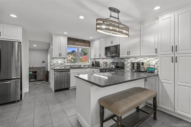2 Meadow Lane, New Rochelle, NY 10805