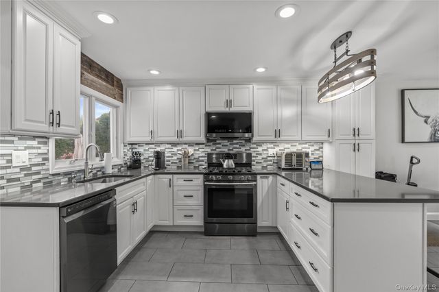 2 Meadow Lane, New Rochelle, NY 10805