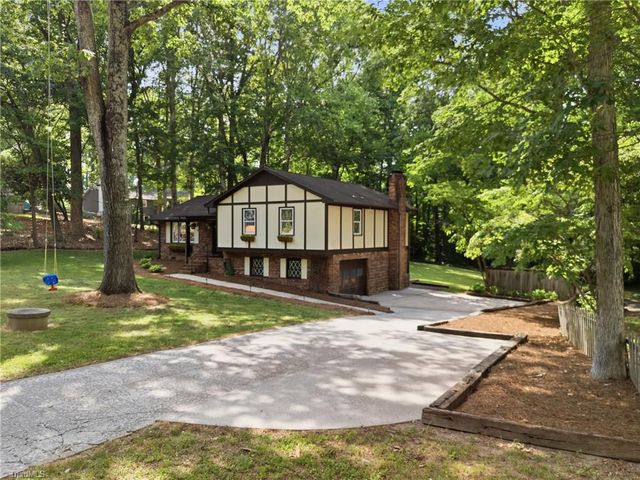 159 Charlotte Place, Advance, NC 27006
