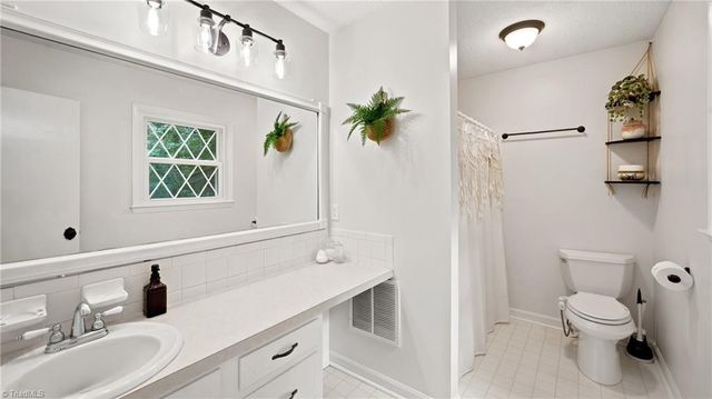 159 Charlotte Place, Advance, NC 27006