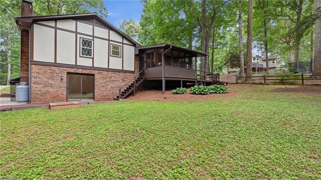 159 Charlotte Place, Advance, NC 27006