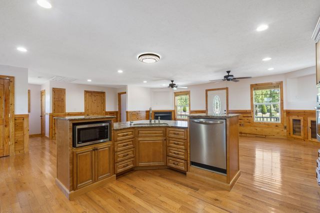 5365 S 125th Road, Morrisville, MO 65710