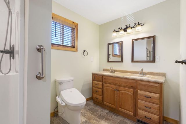 5365 S 125th Road, Morrisville, MO 65710