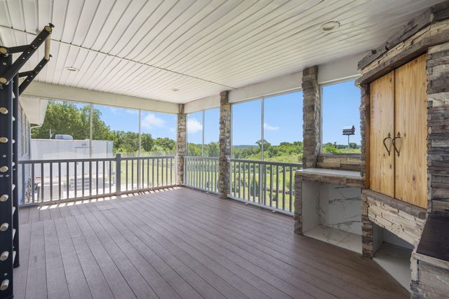 5365 S 125th Road, Morrisville, MO 65710