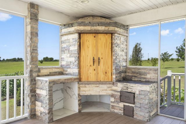 5365 S 125th Road, Morrisville, MO 65710