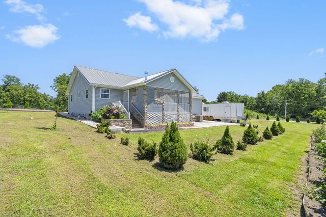 5365 S 125th Road, Morrisville, MO 65710