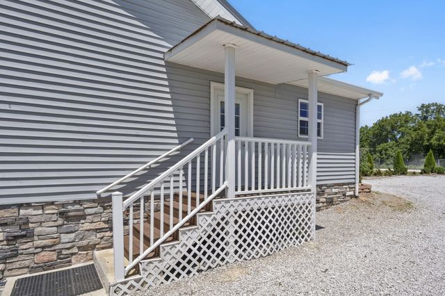 5365 S 125th Road, Morrisville, MO 65710