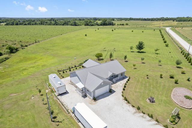 5365 S 125th Road, Morrisville, MO 65710