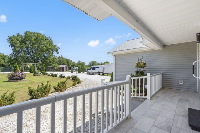 5365 S 125th Road, Morrisville, MO 65710