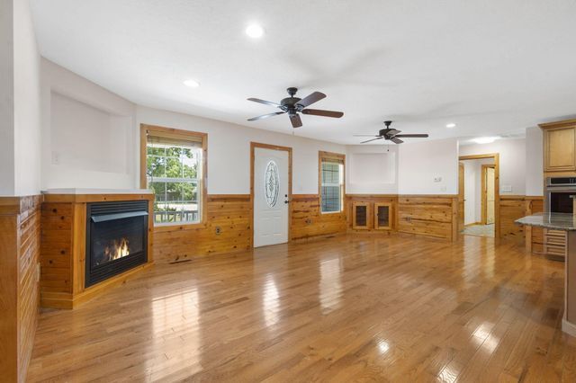 5365 S 125th Road, Morrisville, MO 65710