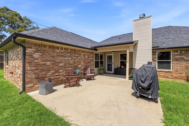 115 Cherry St, Tatum, TX 75691