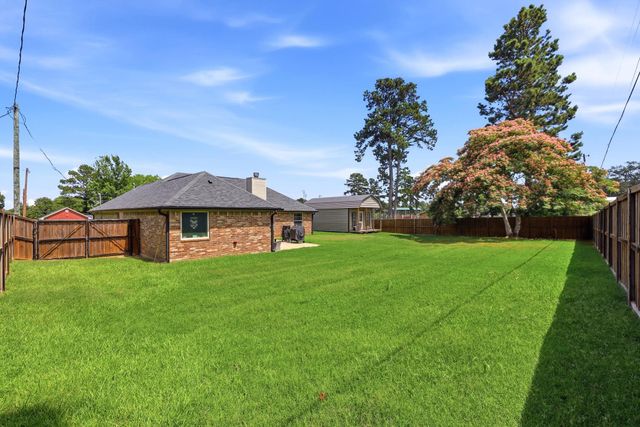 115 Cherry St, Tatum, TX 75691