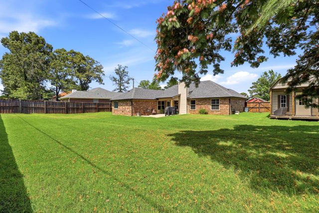 115 Cherry St, Tatum, TX 75691