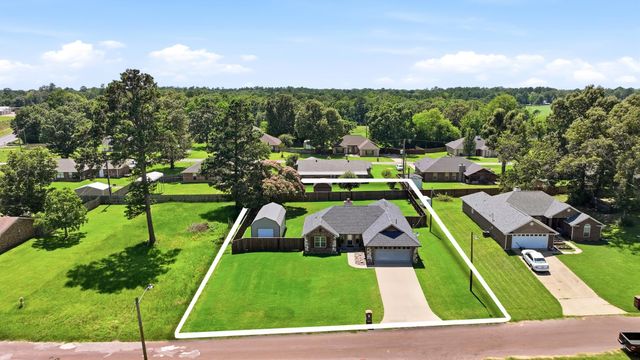 115 Cherry St, Tatum, TX 75691