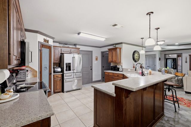 115 Cherry St, Tatum, TX 75691