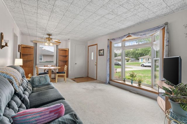 11561 Kumquat Street NW, Coon Rapids, MN 55448