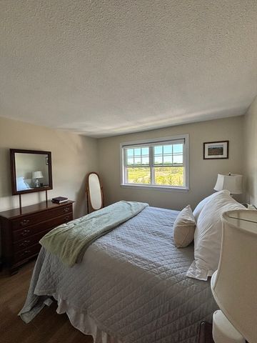 300 River St 11, Weymouth, MA 02191