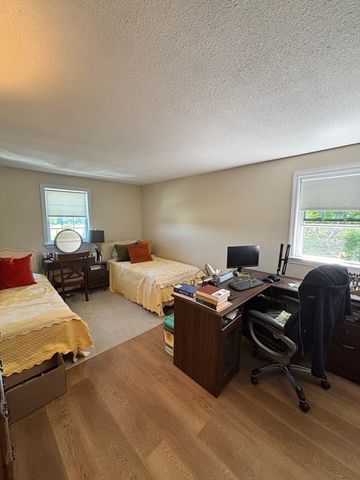 300 River St 11, Weymouth, MA 02191