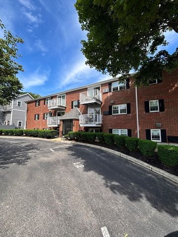 300 River St 11, Weymouth, MA 02191