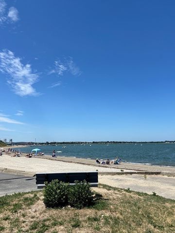 300 River St 11, Weymouth, MA 02191