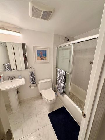 3180 S Ocean Drive 814, Hallandale Beach, FL 33009