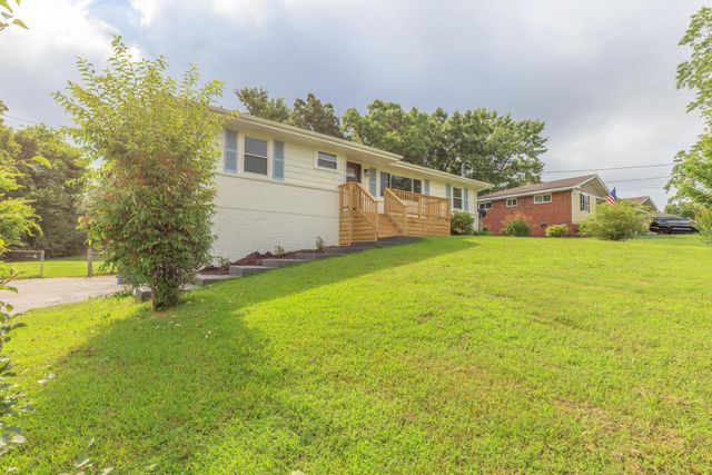 1012 W Lewis Street, Rossville, GA 30741