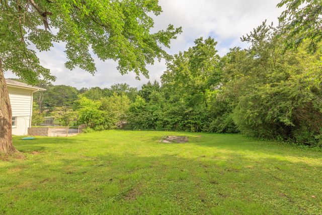 1012 W Lewis Street, Rossville, GA 30741