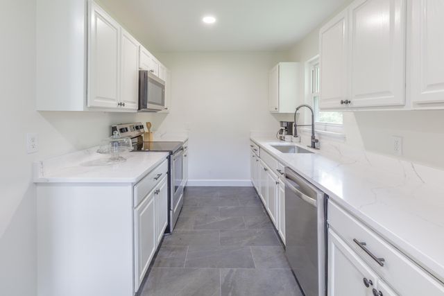 1012 W Lewis Street, Rossville, GA 30741