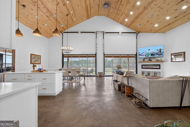 1570 Eley Road, White Plains, GA 30678