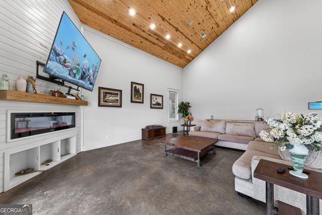 1570 Eley Road, White Plains, GA 30678