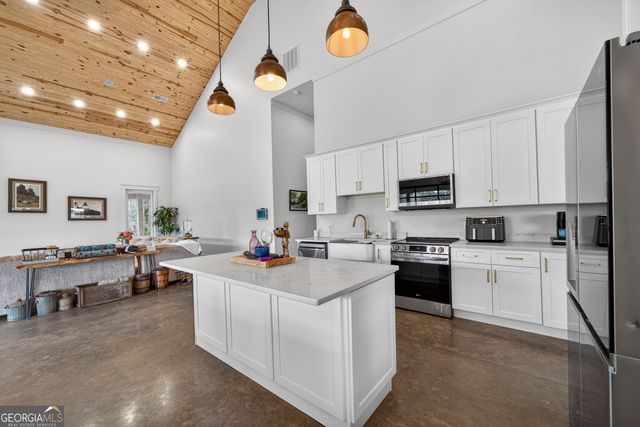 1570 Eley Road, White Plains, GA 30678