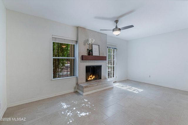 3750 N Country Club Rd Apt 5, Tucson, AZ 85716